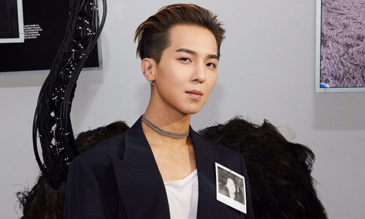 Song Min Ho de WINNER recibe el 'Issue Trend Award' de este año en los 'Korea Fashion Awards'