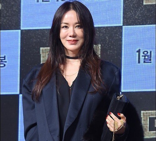 Uhm Jung Hwa da negativo para COVID-19