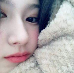 Sana de TWICE, asegura a sus fans que se encuentra bien