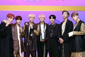 ¡Síguenos! para que no te pierdas las noticias de tus favs