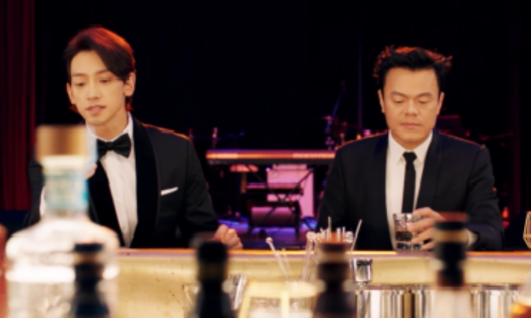 Rain x JY Park se enfrentan por una chica en el MV de 'Switch to Me'