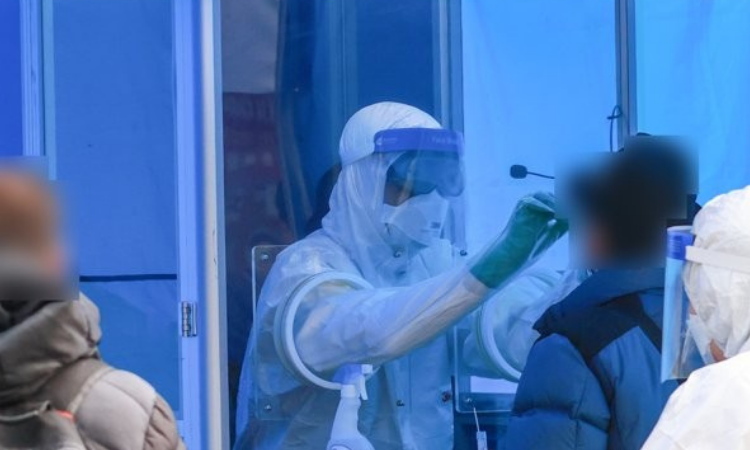 Gobierno surcoreano ofrecerá pruebas gratuitas de Covid-19 debido al aumento de contagios