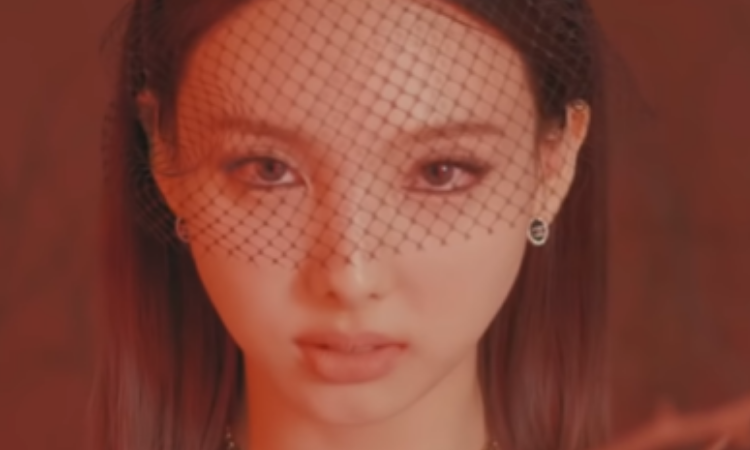 Miembros de TWICE hipnotizan con sus miradas en el film conceptual de 'Cry For Me'