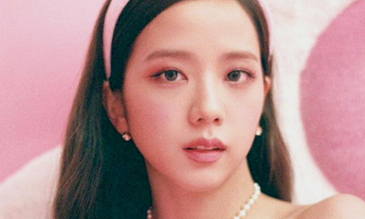 Jisoo revela si BLACKPINK se conecta para ver los comentarios de sus fans