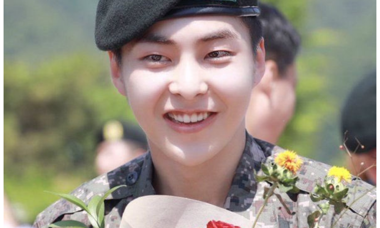 Xiumin de EXO es dado de baja de su servicio militar, ¡EXO-L le da la bienvenida!