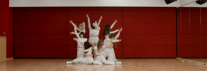 TWICE presenta un atractivo vídeo de práctica para su canción 'Cry For Me'