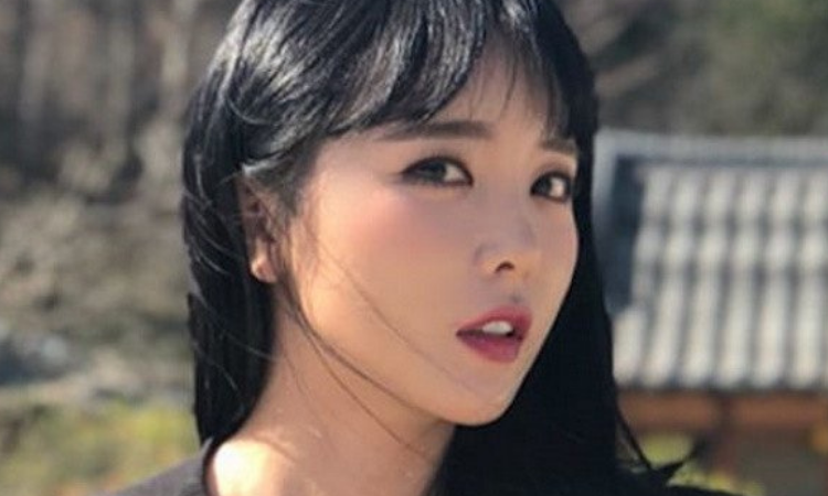 Hong Jin Young se disculpa oficialmente por plagiar su tesis de maestría