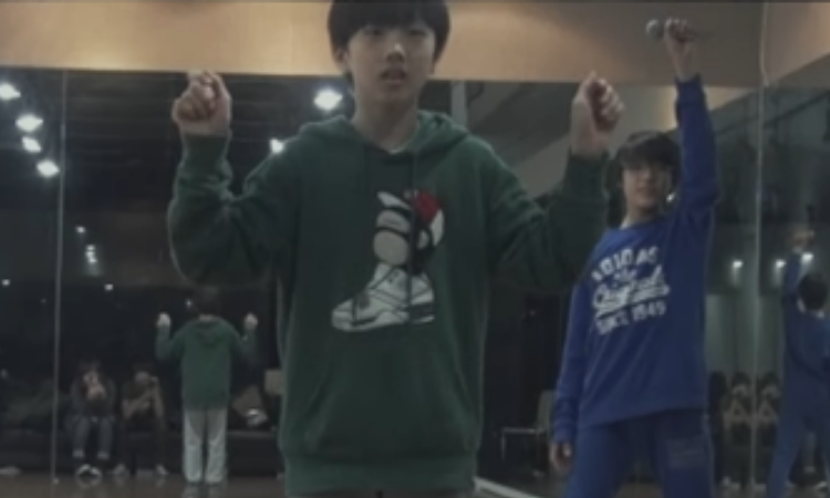 Con imágenes previas al debut, NCT conmueve a sus fans en un nuevo video musical para 