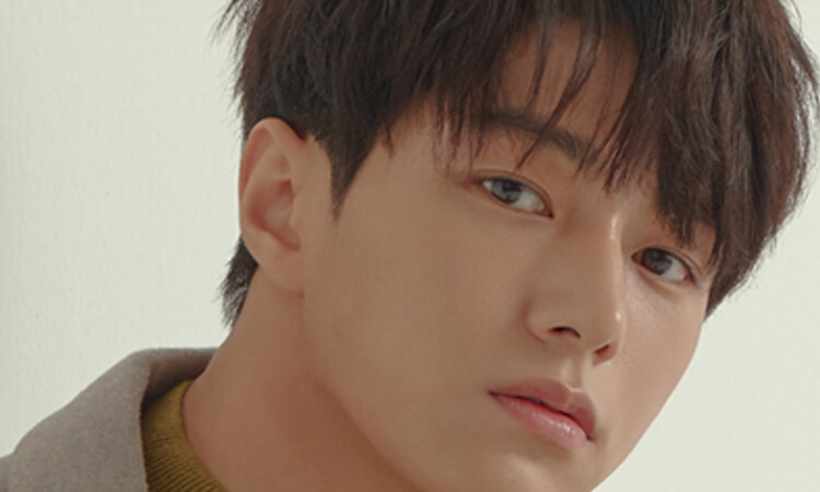 Não podemos parar de falar sobre o corpo tonificado do L do INFINITE em 