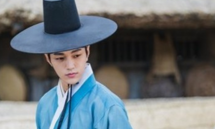 La estrella de 'Secret Royal Inspector' Kim Myung Soo comparte qué esperar de su personaje