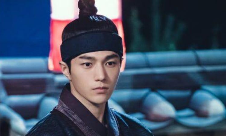 Kim Myung Soo se enfrenta cara a cara con el peligro en 