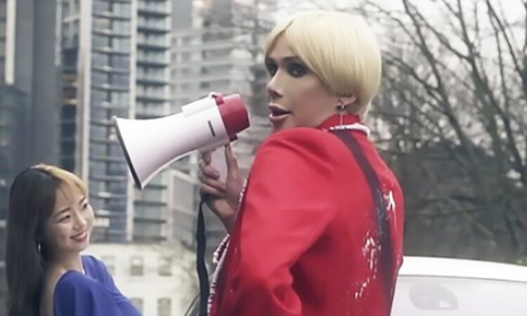 El polémico Oli London, llega a Dubái para una gala benéfica