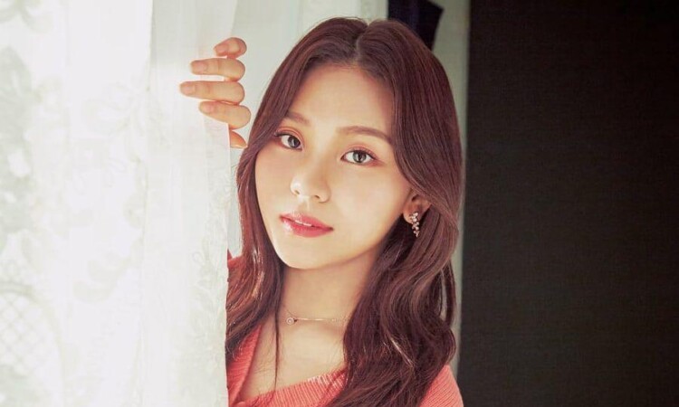 Umji de GFRIEND no participará en ciertas actividades debido a una lesión en la pierna