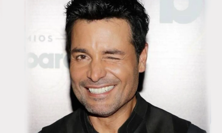 El cantante coreano Holland reacciona a Chayanne en un Live