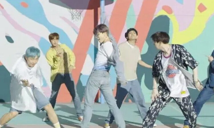 Dynamite de BTS logra las 700 millones de reproducciones