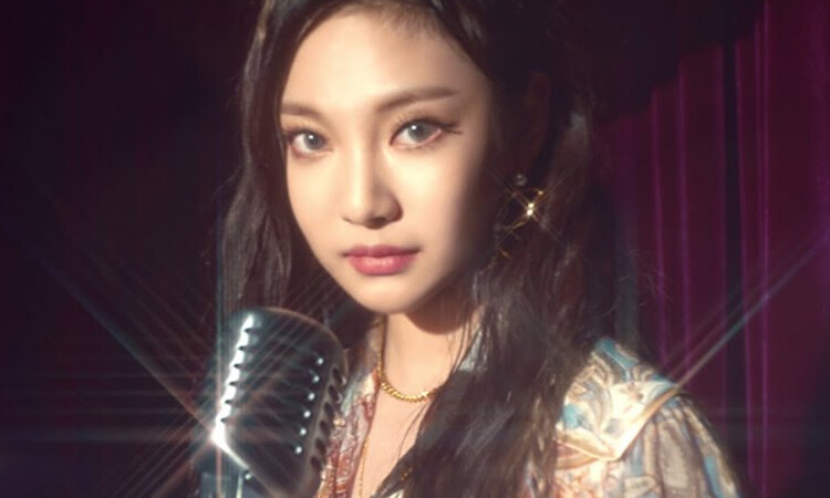 Ningning de aespa parece que nunca tiene frio por sus outfits