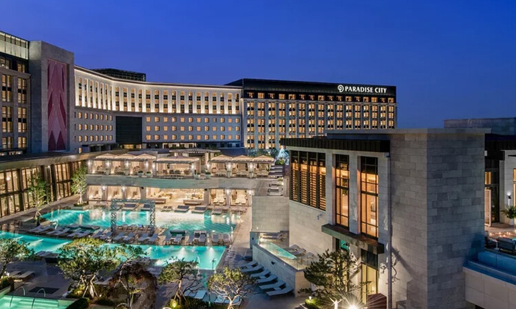 The Fact Music Awards alquilo un hotel de 5 estrellas como salas de espera para los idols