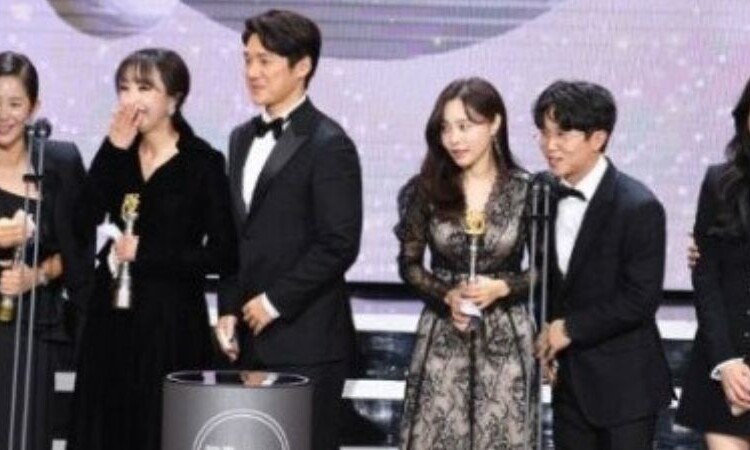 ONGs enojadas por que ceremonias de premiación no cumplen con el reglamento de distanciamiento social