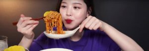 Conoce a los ídolos de K-pop que podrían tener su propio programa de mukbang