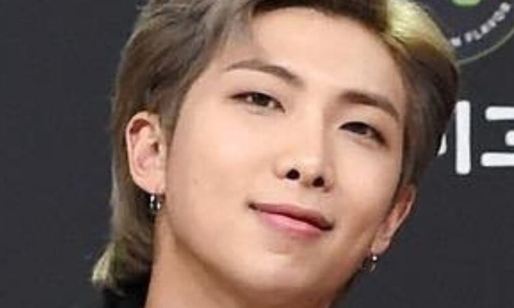 La expresión de RM de BTS al ver a Soobin de TXT y Arin de Oh My Girl conmueve a los fans