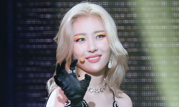 Sunmi revela que está preocupada por Chuu de LOONA por esta razón