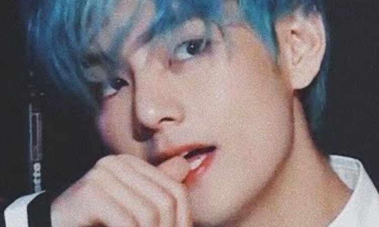 V de BTS no pudo esconder el miedo que sentía durante un juego de realidad virtual