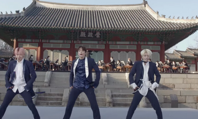 Mira la presentación de Blue Hour y Run Away de TXT con instrumento nacionales de corea