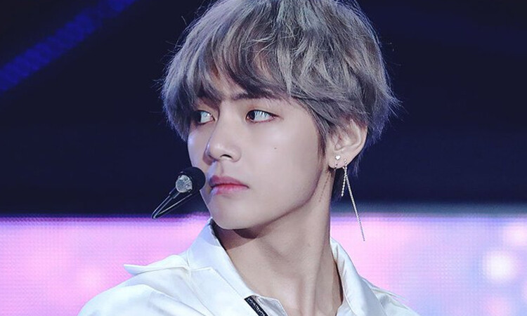 V es acreditado como productor principal de Snow Flower