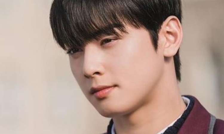 Netizens elogian a Cha Eun Woo por mejorar como actor en 'True Beauty'
