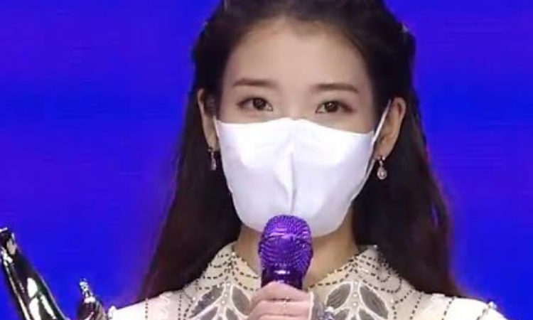 IU gana el 'Daesang' en los '35th Golden Disc Awards' y anuncia su regreso