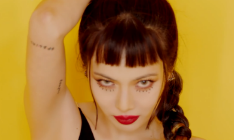 HyunA lanza un llamativo video teaser para 'I'm Not Cool'