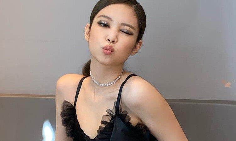 Esta es la dulce reacción de JENNIE de BLACKPINK ante una petición de cita de una fan