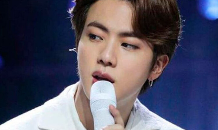 Crystal Glowe revela los micrófonos personalizados que realizo para Jin de BTS