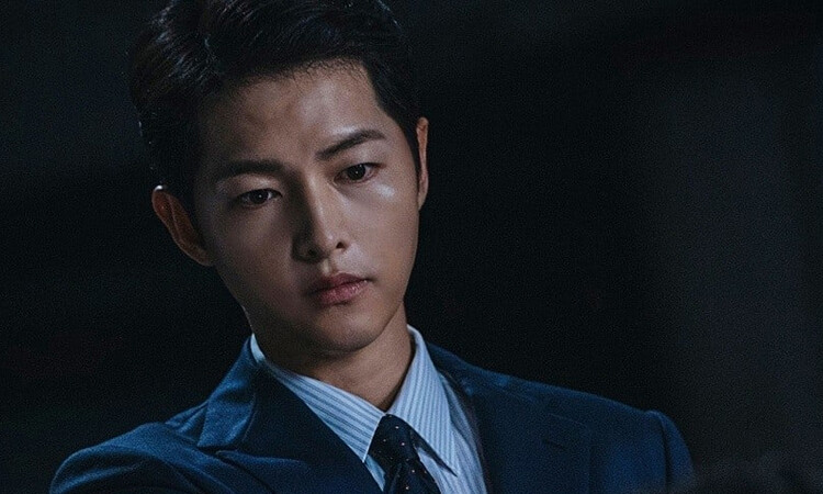 Song Joong Ki se convierte en un frio mafioso en el dorama Vicenzo