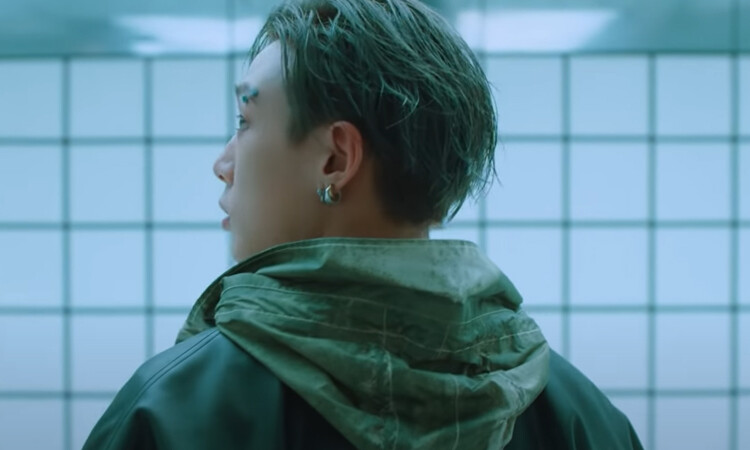 Bobby de iKON se encuentra buscando algo importante en segundo MV teaser para U Mad