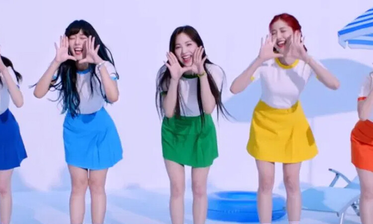 Cherry Bullet presenta su poster con su álbum Cherry Rush