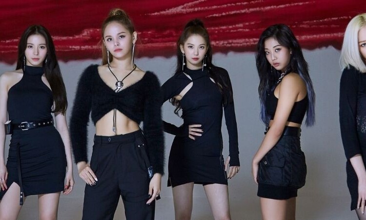 Álbumes de firmados de U-Know, Cherry Bullet y otros ídolos para CLC están siendo vendidos en Internet