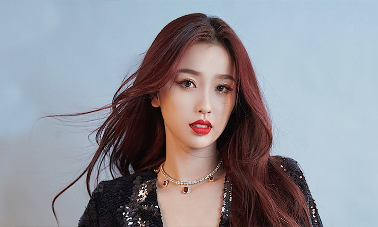 Esther Yu del grupo chino THE9, acusada de violar protocolos de COVID