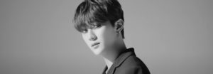 Joochan de Golden Child es un modelo profesional en su video concepto de YES