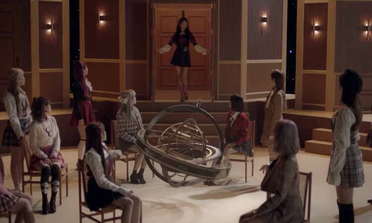 IZ*ONE presente el mistico MV teaser para D-D-DANCE