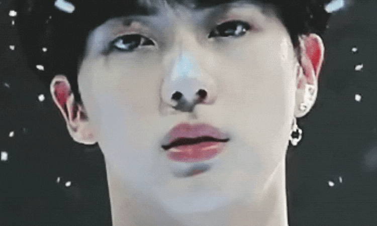 Jin de BTS es llamado 