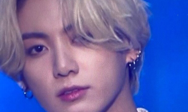 La revista de moda ELLE menciona que Jungkook de BTS en rubio conquista a los medios