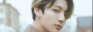 ARMY por favor admira el brazo tatuado de Jungkook de BTS