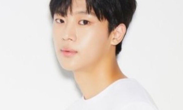 Lee Shin Young es confirmado para ser parte del elenco de “Seen from a Distance, Green Spring”