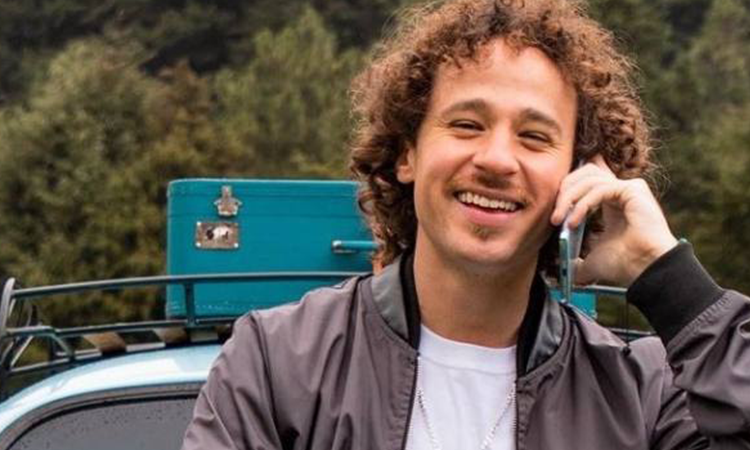 Luisito Comunica desprecia libro sobre EXO para promocionar el suyo