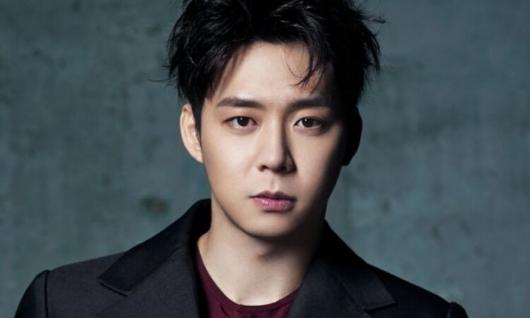 Park Yoochun realiza donación de 25 mil mascarillas KF-94
