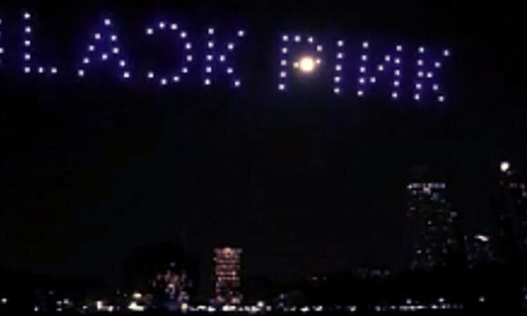 Globe Telecom dedica un show de drones a BLACKPINK en celebración del concierto 'THE SHOW'