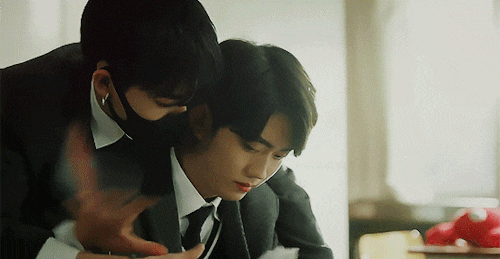 Go Yu Han y Yeon Woo aceleran corazones en los nuevos episodios del drama BL 'Color Rush'