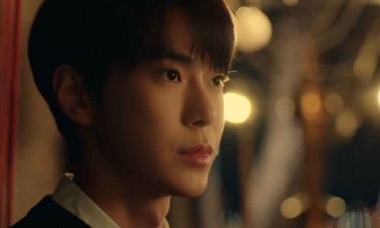 Doyoung de NCT estrena su OST 'Night Air' para el drama 'Cafe Midnight'