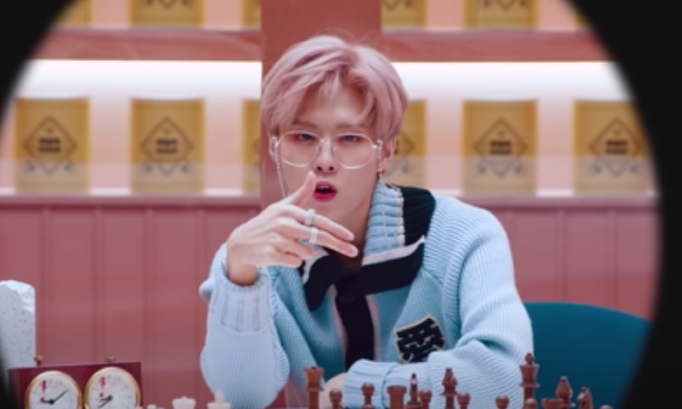 Kim Woo Seok regresa oficialmente con el dulce MV de ‘Sugar’